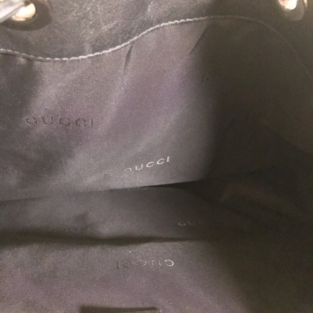 🍾 FIRM XL Gucci Drawstring Bag in Black Leather - Picture 6 of 9